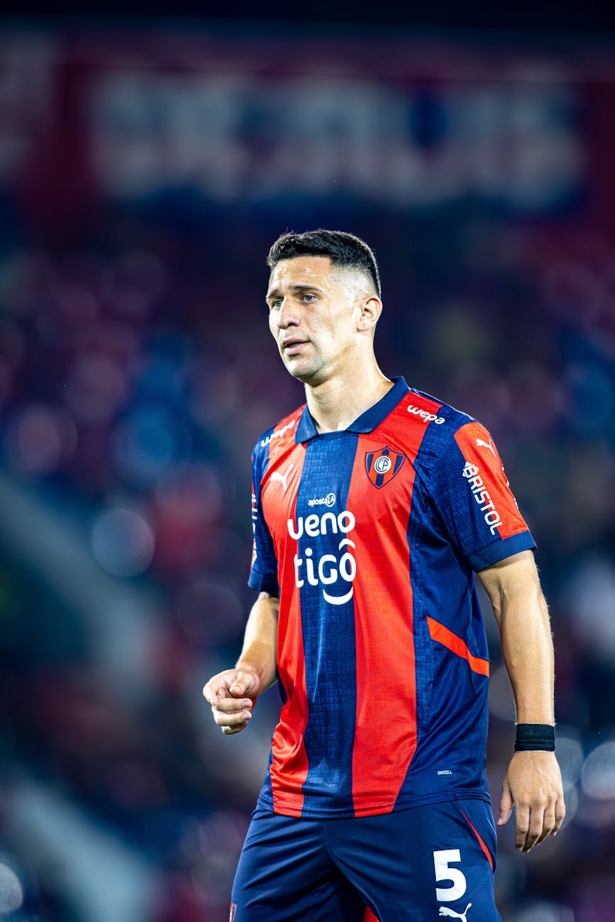 Gerard Piqué: El Defensor Estrella del Fútbol Español